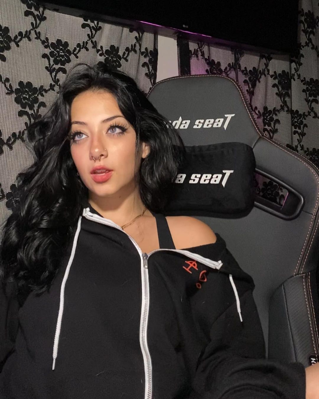 Suzal reviews andaseat gaming chair
